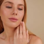 14K Solid Gold 3 Natural Diamond Engagement Ring - Image 2