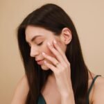 14K Solid Gold Diamond and Marquise Emerald Ring - Image 4