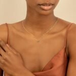 14K Solid Gold Emerald Heart Necklace - Image 5