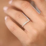 18k Gold 5 Stone Natural Diamond Anniversary Ring - Image 2